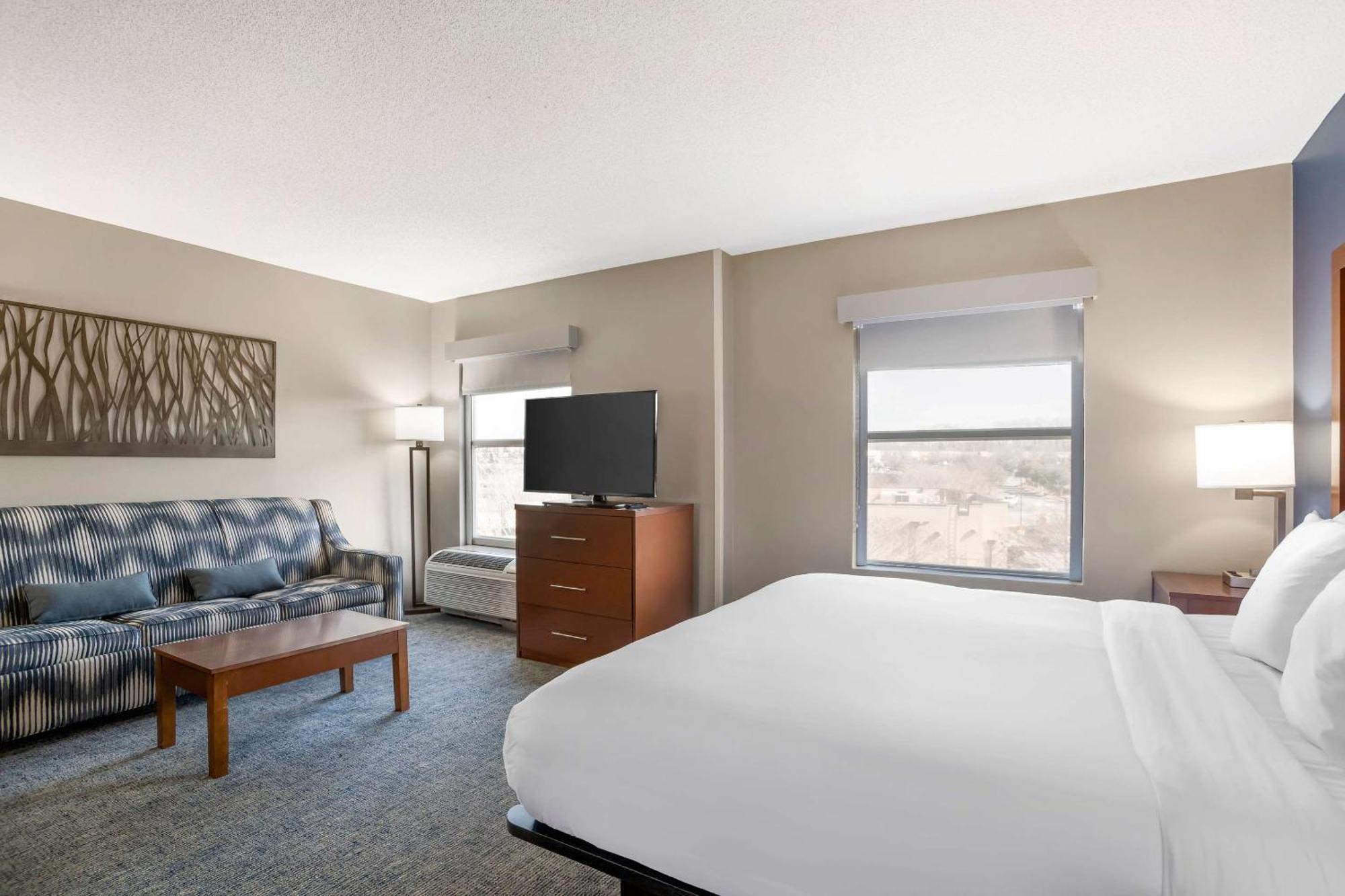 Comfort Suites Near Birkdale Village- Хантерсвилл Экстерьер фото