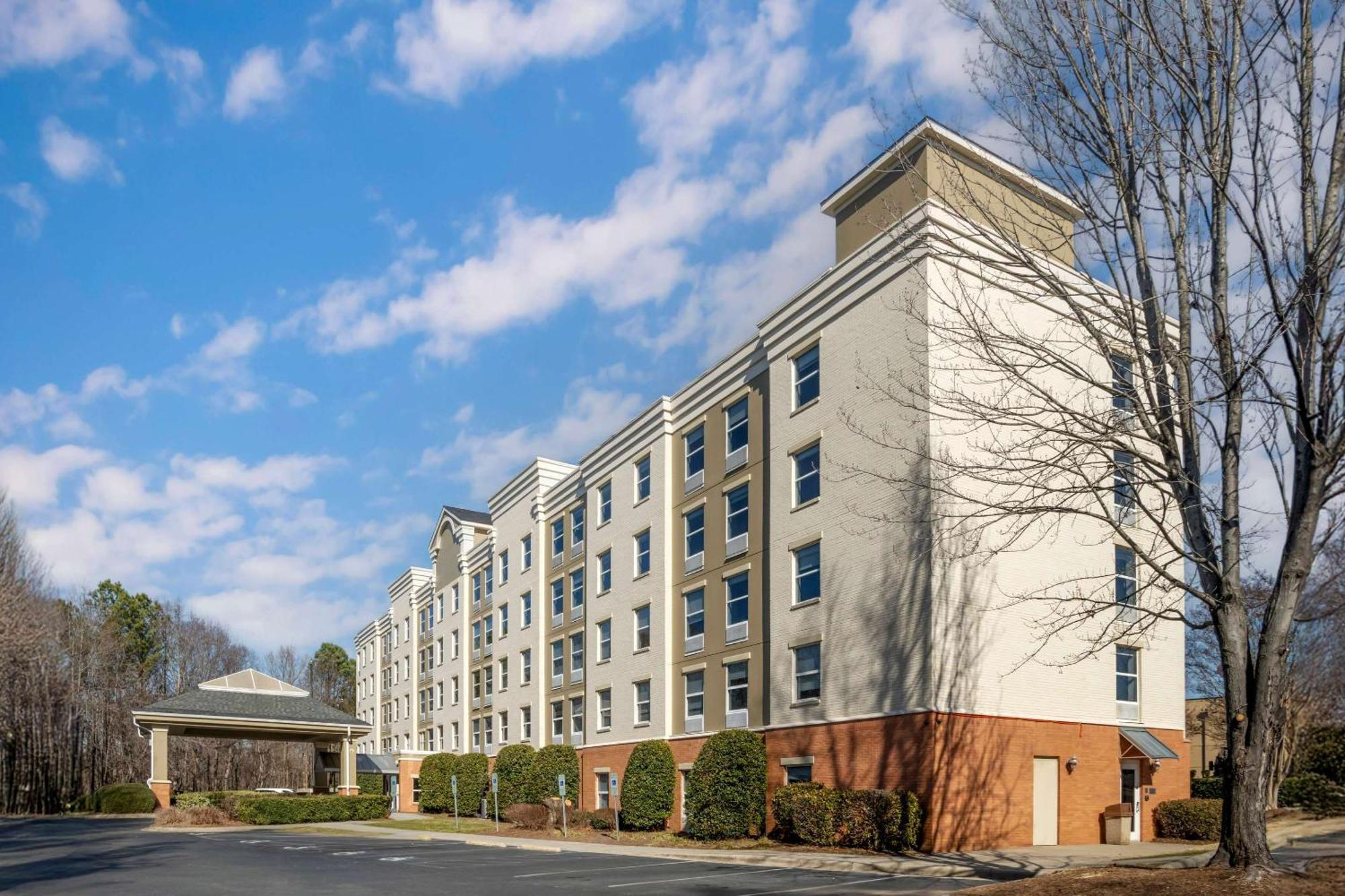 Comfort Suites Near Birkdale Village- Хантерсвилл Экстерьер фото
