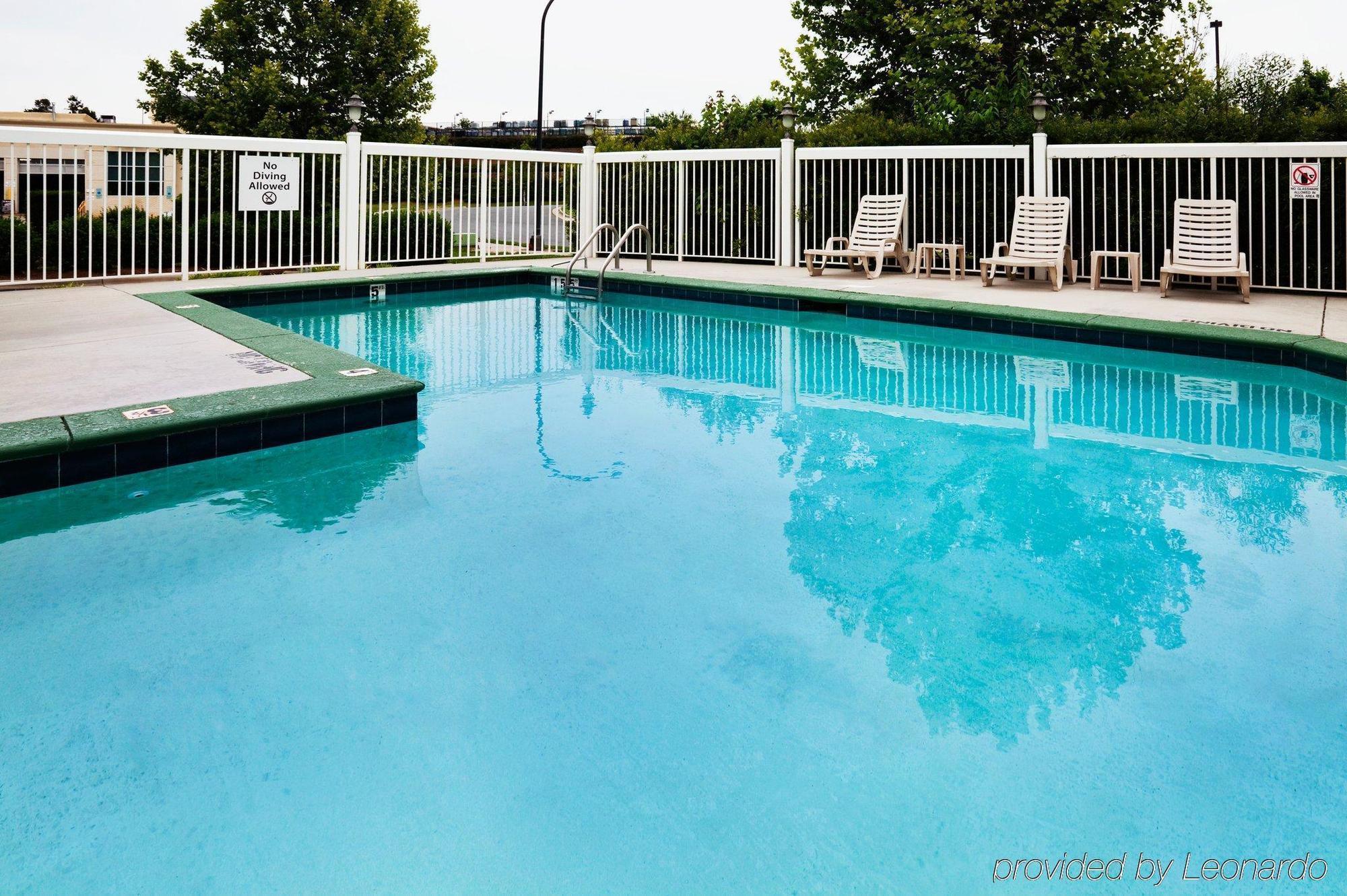Comfort Suites Near Birkdale Village- Хантерсвилл Экстерьер фото