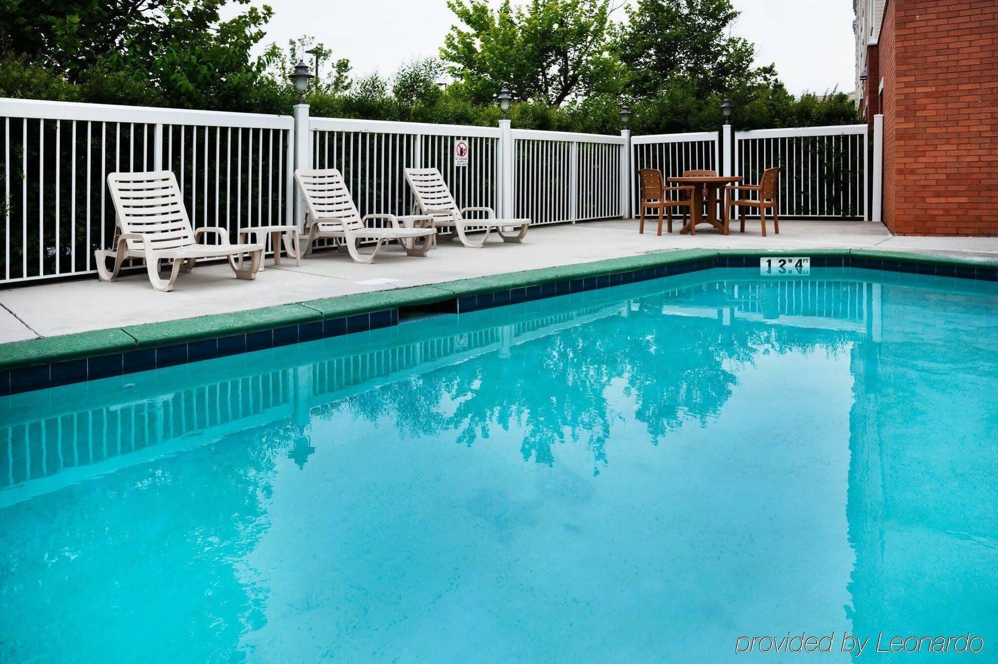 Comfort Suites Near Birkdale Village- Хантерсвилл Экстерьер фото